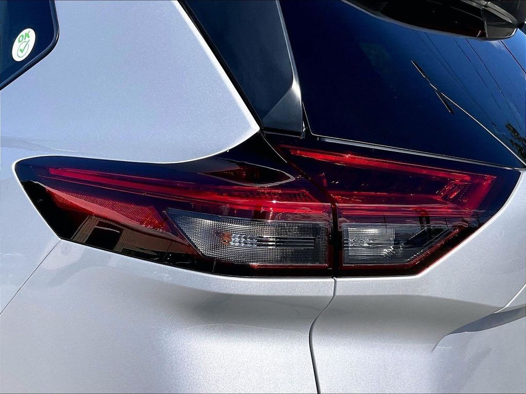 Certified 2023 Nissan Rogue SV AWD/4WD image 32