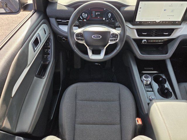 Used 2025 Ford Explorer Active RWD image 7