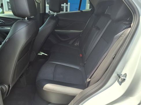 Used 2022 Buick Encore Preferred w/ Safety Package image 27