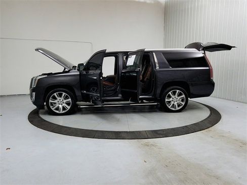 Used 2016 Cadillac Escalade ESV Premium image 12