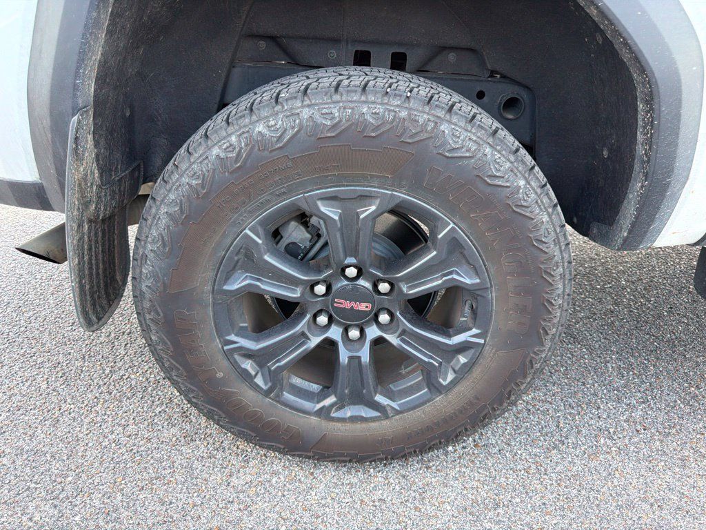Used 2025 GMC Canyon Elevation w/ Convenience Package RWD image 14