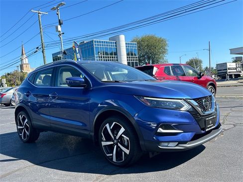 Certified 2022 Nissan Rogue Sport SL w/ Premium Package image 2