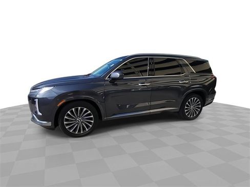 Used 2024 Hyundai Palisade Calligraphy image 4