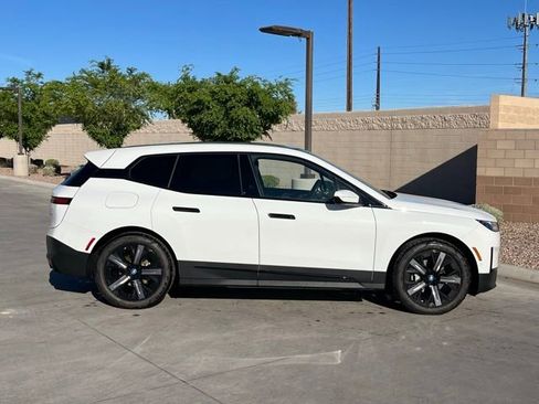 Used 2024 BMW iX xDrive50 w/ Premium Package image 4