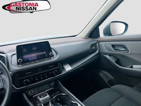 Used 2023 Nissan Rogue S image 27