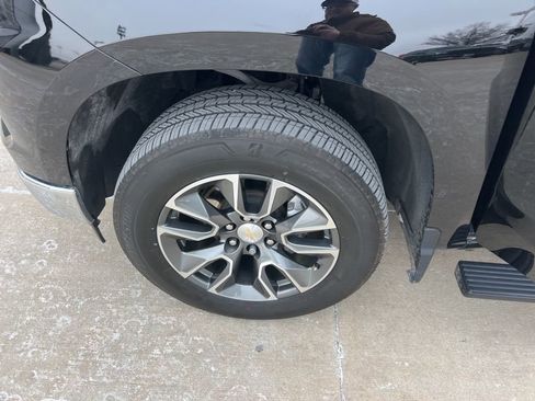 Used 2023 Chevrolet Silverado 1500 LT image 34