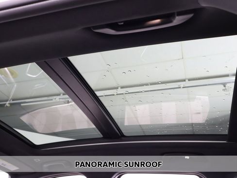 Used 2024 BMW X1 xDrive28i w/ Convenience Package image 3