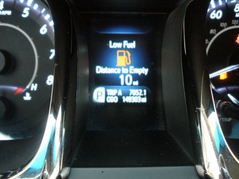 Used 2013 Toyota Avalon Limited image 40