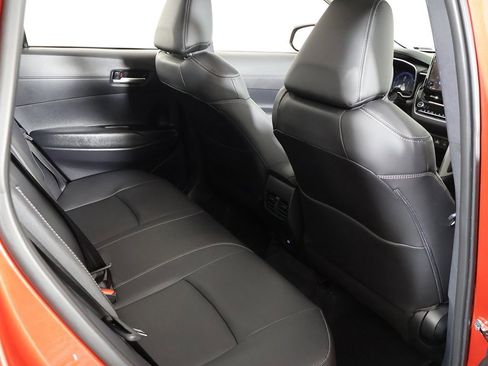 Used 2025 Toyota Corolla Cross XLE image 30