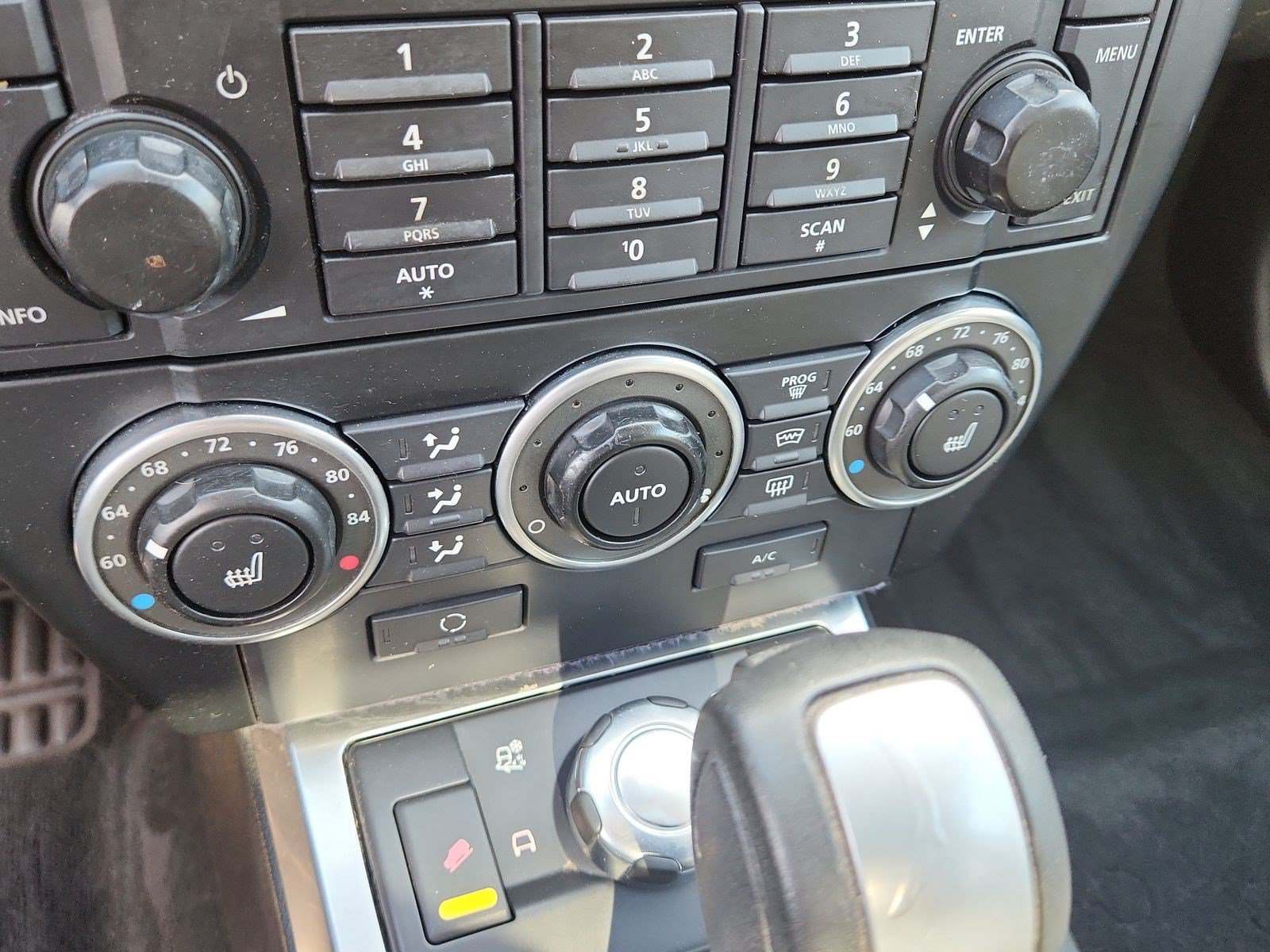 Used 2012 Land Rover LR2 HSE AWD/4WD image 27