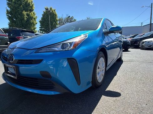 Used 2022 Toyota Prius L Eco FWD image 9