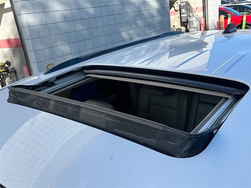 Used 2021 Jeep Grand Cherokee Limited image 22