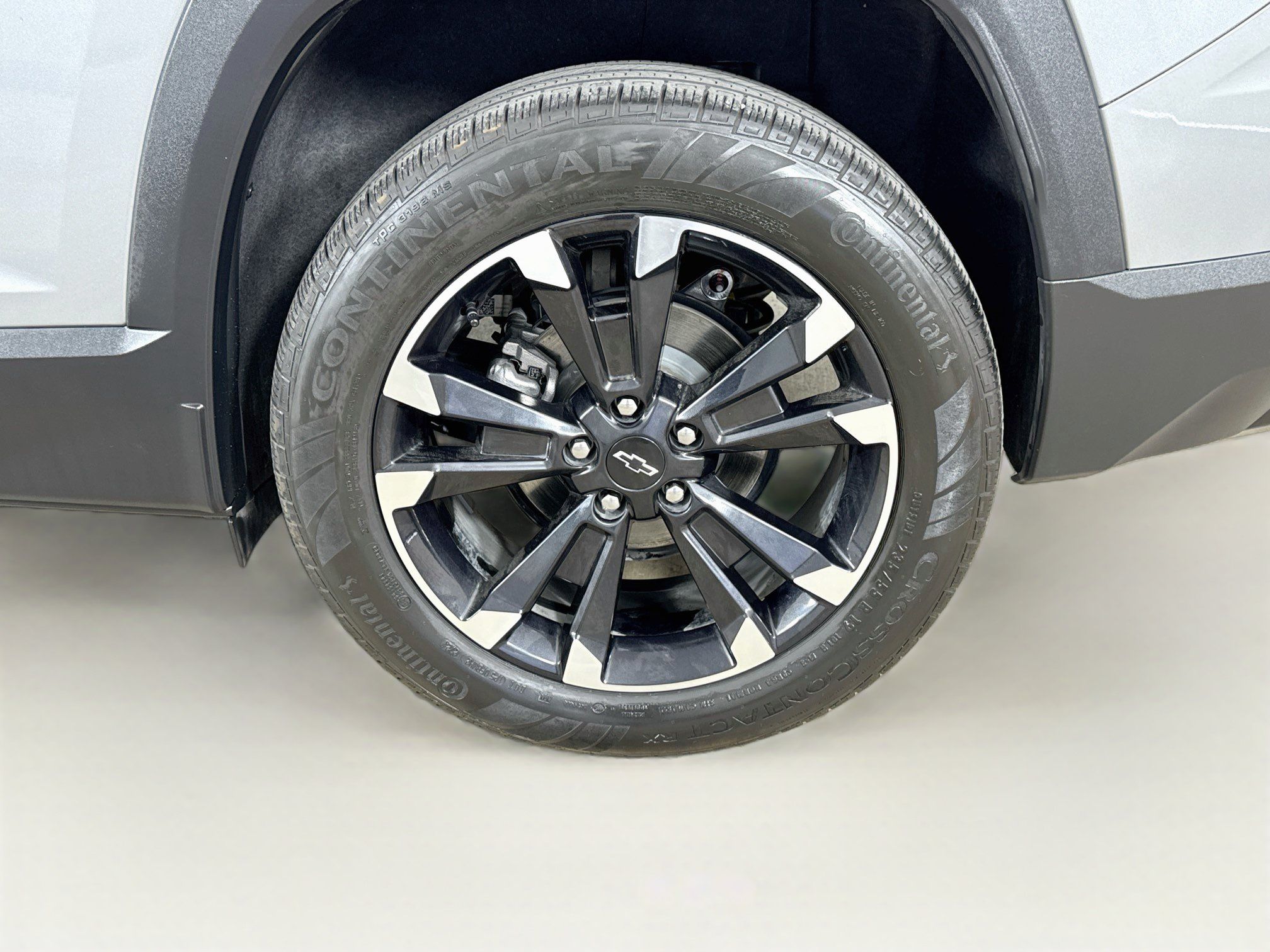 Used 2025 Chevrolet Equinox RS w/ Safety and Technology Package FWD image 34