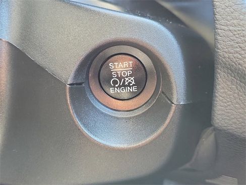 Used 2019 Jeep Compass Limited image 28