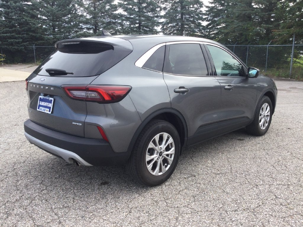 Used 2023 Ford Escape Active w/ Tech Pack #2 AWD/4WD image 7