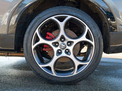 Used 2024 Alfa Romeo Tonale Veloce w/ Active Assist Package image 12