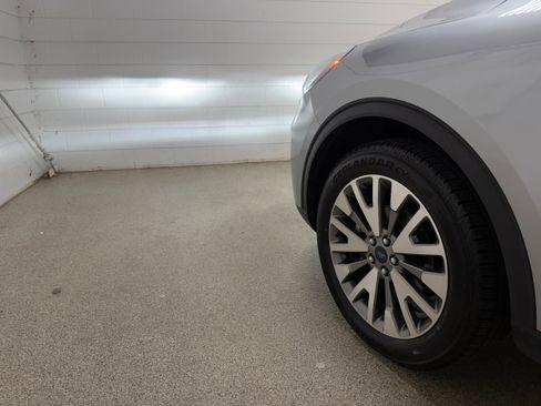 Certified 2022 Ford Escape Titanium image 33