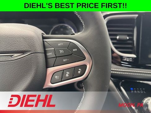 New 2027 Chrysler Pacifica Select FWD image 32