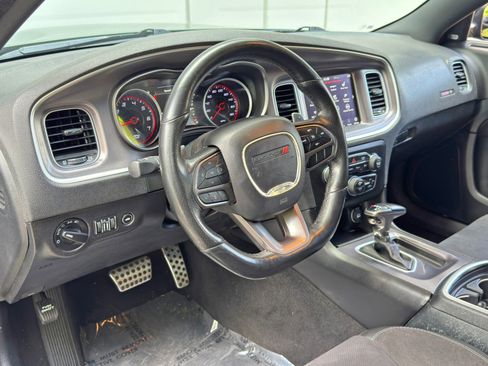 Used 2020 Dodge Charger Scat Pack RWD image 12