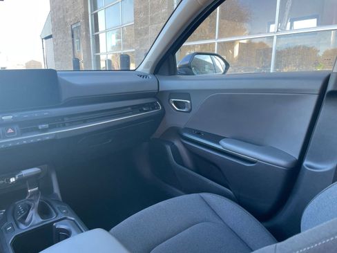 Used 2025 Kia K4 LXS image 38