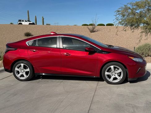 Used 2018 Chevrolet Volt LT w/ LT Driver Confidence Package image 12