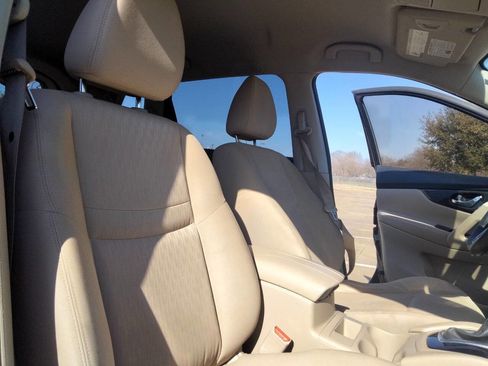 Used 2017 Nissan Rogue S w/ Appearance Package image 21