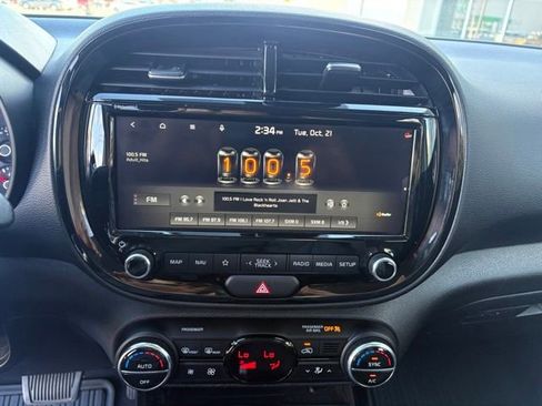 Used 2022 Kia Soul S image 16