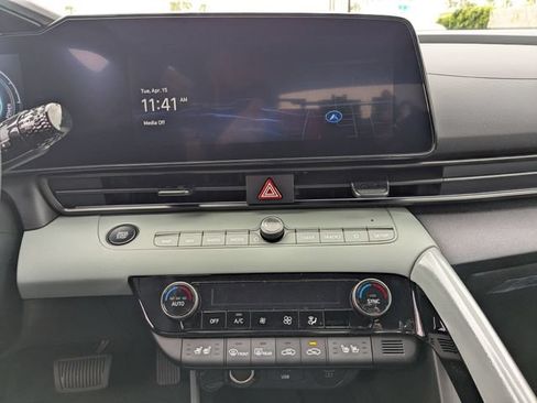 Used 2025 Hyundai Elantra Limited FWD image 10
