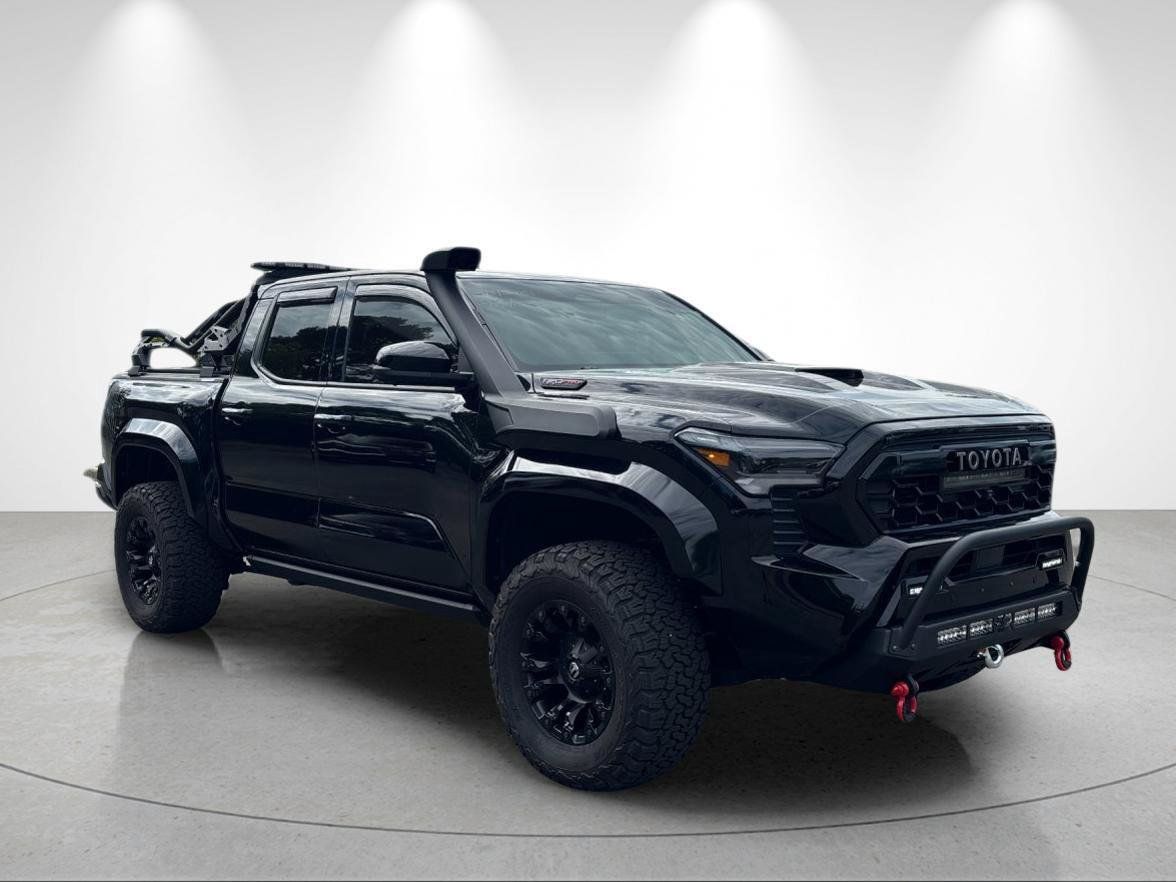 Used 2025 Toyota Tacoma TRD Pro AWD/4WD image 7