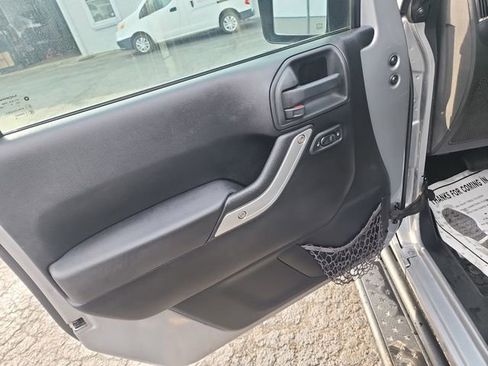 Used 2014 Jeep Wrangler Unlimited Sahara w/ Max Tow Package image 12