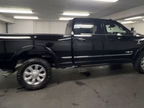 Used 2024 RAM 2500 Limited AWD/4WD image 9