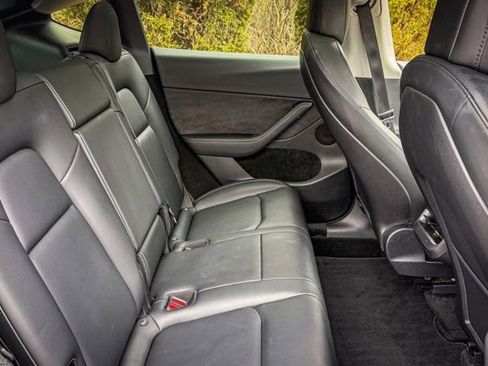 Used 2023 Tesla Model Y Performance image 38