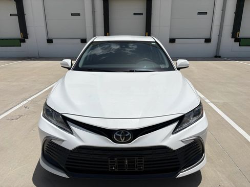 Used 2021 Toyota Camry LE FWD image 7