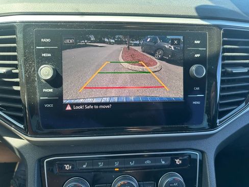 Used 2022 Volkswagen Atlas SEL image 31