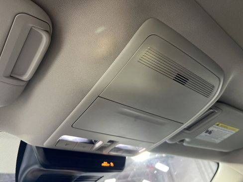 Used 2025 MAZDA CX-50 AWD 2.5 S w/ Premium Package image 35