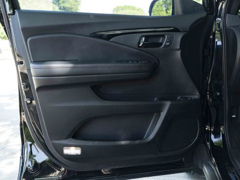 Used 2024 Honda Passport Black Edition image 37