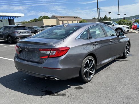 Used 2018 Honda Accord Sport image 8