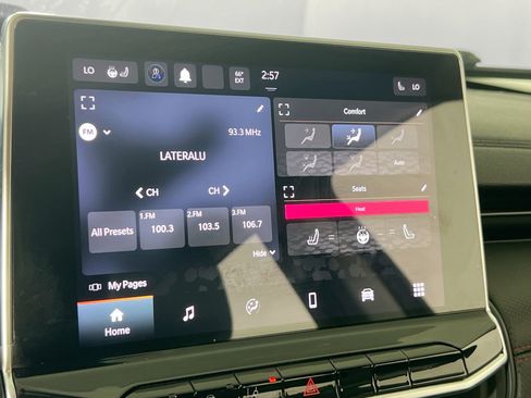 Used 2022 Jeep Compass Trailhawk w/ Trailhawk Convenience Group AWD/4WD image 14
