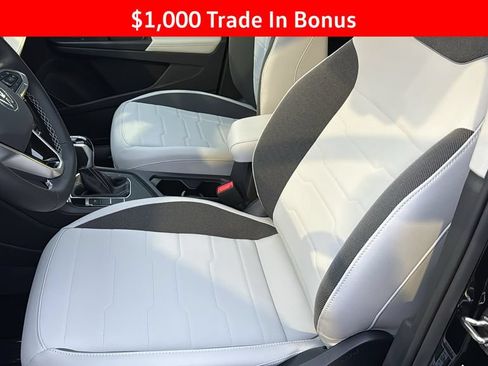 New 2026 Volkswagen Taos SE FWD image 10