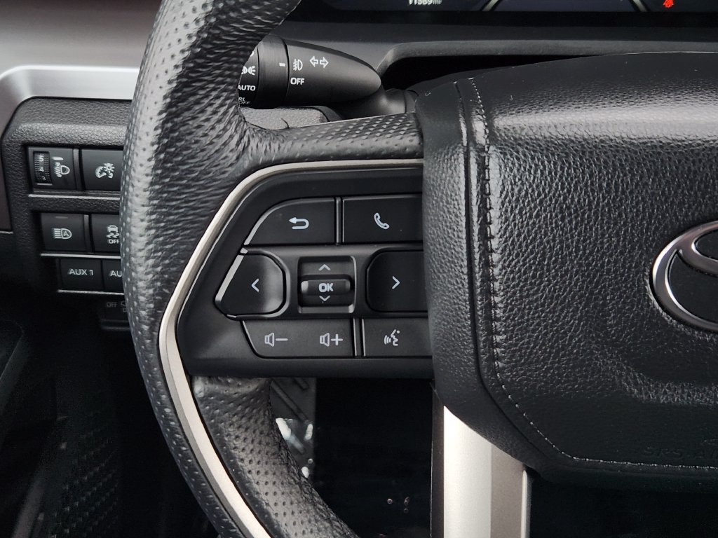 Used 2025 Toyota Tacoma TRD Sport w/ TRD Sport Upgrade Package AWD/4WD image 18