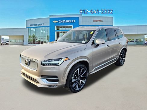 Used 2023 Volvo XC90 B6 Plus image 3