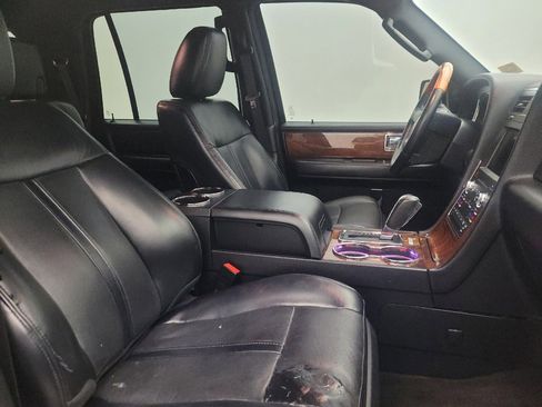 Used 2017 Lincoln Navigator Select RWD image 21