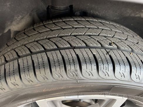 Used 2018 GMC Terrain Denali w/ Advanced Safety Package image 10