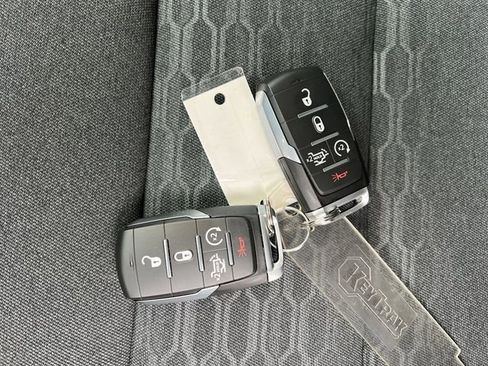 New 2026 RAM 1500 4x4 Crew Cab image 25