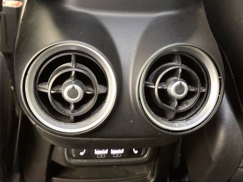 Used 2022 Alfa Romeo Stelvio Sprint image 15