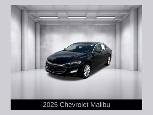 Used 2025 Chevrolet Malibu LT FWD image 1