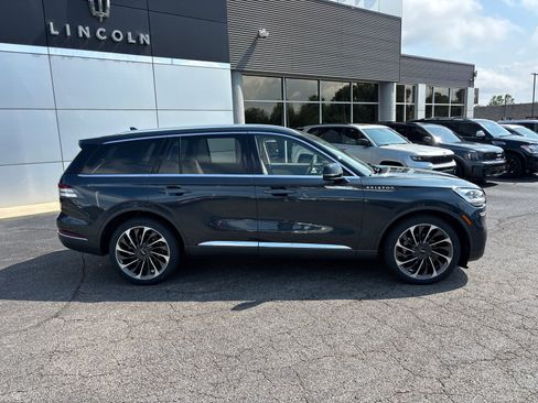Certified 2022 Lincoln Aviator Reserve w/ Equipment Group 201A AWD/4WD image 8