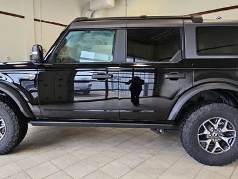 Used 2023 Ford Bronco Badlands image 3