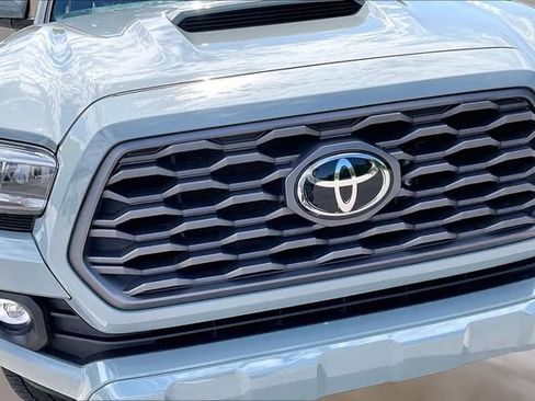 Used 2023 Toyota Tacoma TRD Sport AWD/4WD image 29