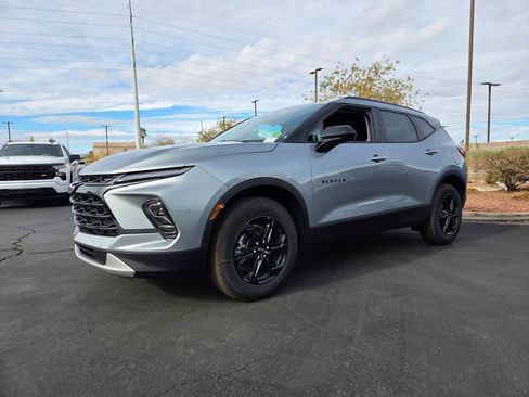 New 2026 Chevrolet Blazer LT image 2